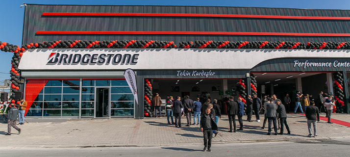Türkiye’de ilk: Bridgestone’un ayrıcalıklı hizmet konseptli mağazası Performance Center açıldı